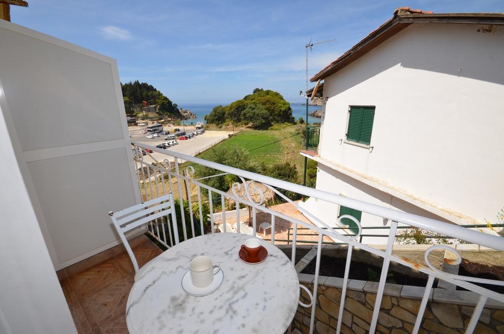 Vadius Studios Paleokastritsa Kamer foto